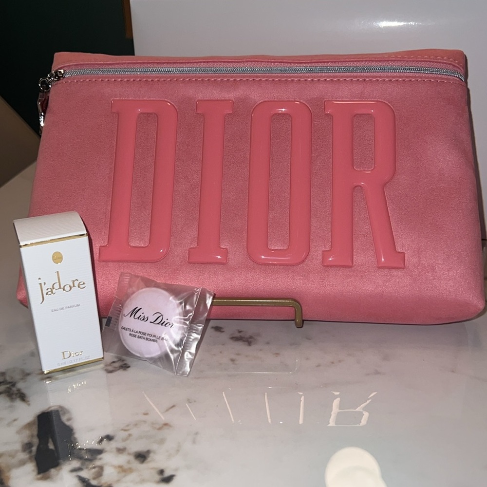 NIB DIOR Beaute Clutch with extras